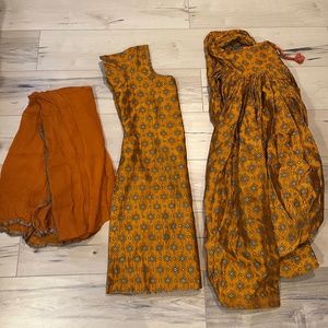 Women’s Indian 3 Piece Orange with Detailed Top & Pants w Matching Wrap-Large